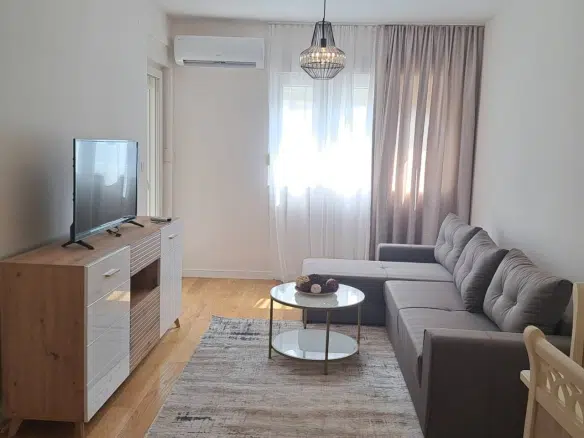 One Bedroom Apartment for Rent – Central Point, 46 m²