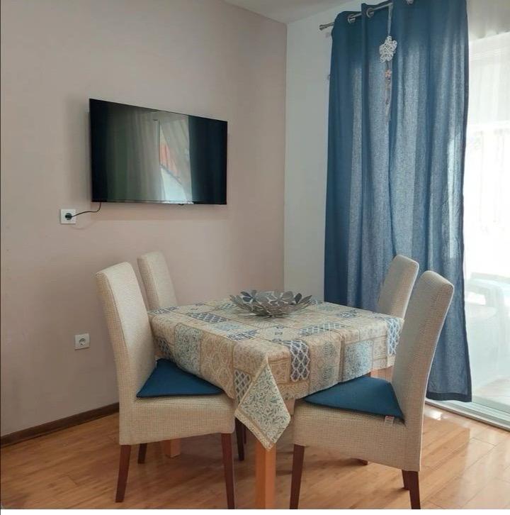 apartment for sale Topla 2, Herceg Novi apartment 43 m2, 1 bedroom flat with pool Montenegro, apartment with parking Herceg Novi, investment apartment Topla, flat near school and promenade, rental property Herceg Novi, unrenovated apartment with potential, real estate Herceg Novi for sale, nekretnine Topla 2 prodaja, stan 43m2 Herceg Novi, stan sa bazenom i parkingom, stan za život ili izdavanje, investicija uz minimalno ulaganje Crna Gora,violet investment, violet investment montenegro