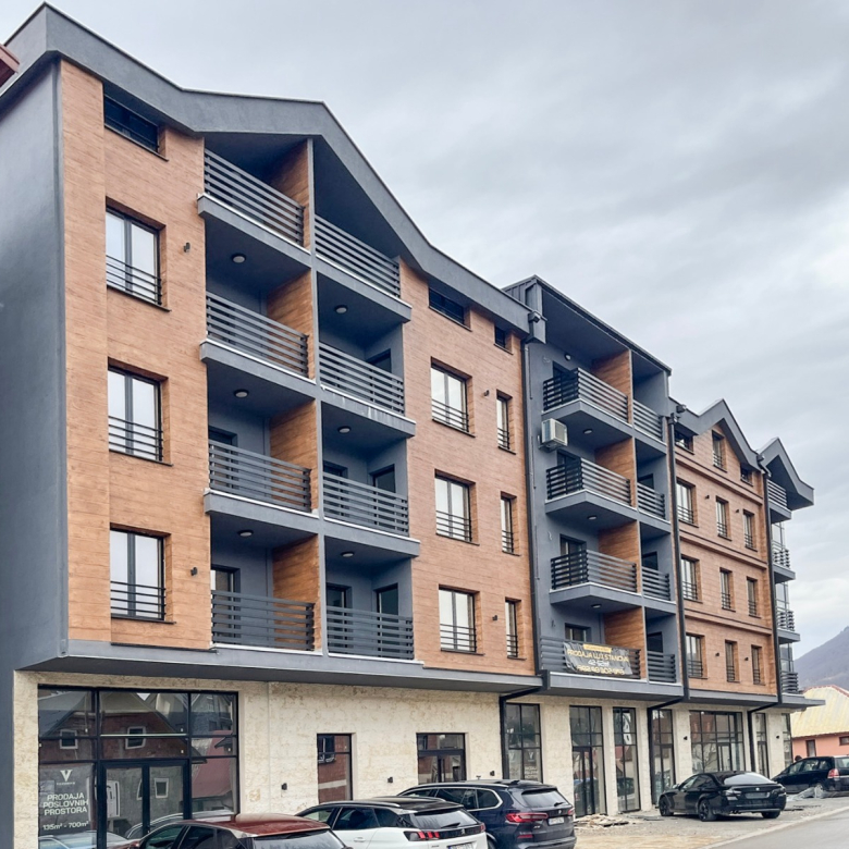 apartment for sale Kolašin, 1 bedroom flat 46 m2 Montenegro, new build unfurnished apartment, south facing apartment Kolašin, urgent sale property Montenegro, apartment above supermarket, Aroma market building Kolašin, ski resort apartment for sale, investment apartment Kolašin, jednosoban stan Kolasin prodaja, nov neuseljen stan Crna Gora, stan 46m2 prvi sprat, povoljna investicija planina Montenegro, violet investment, violet investment montenegro