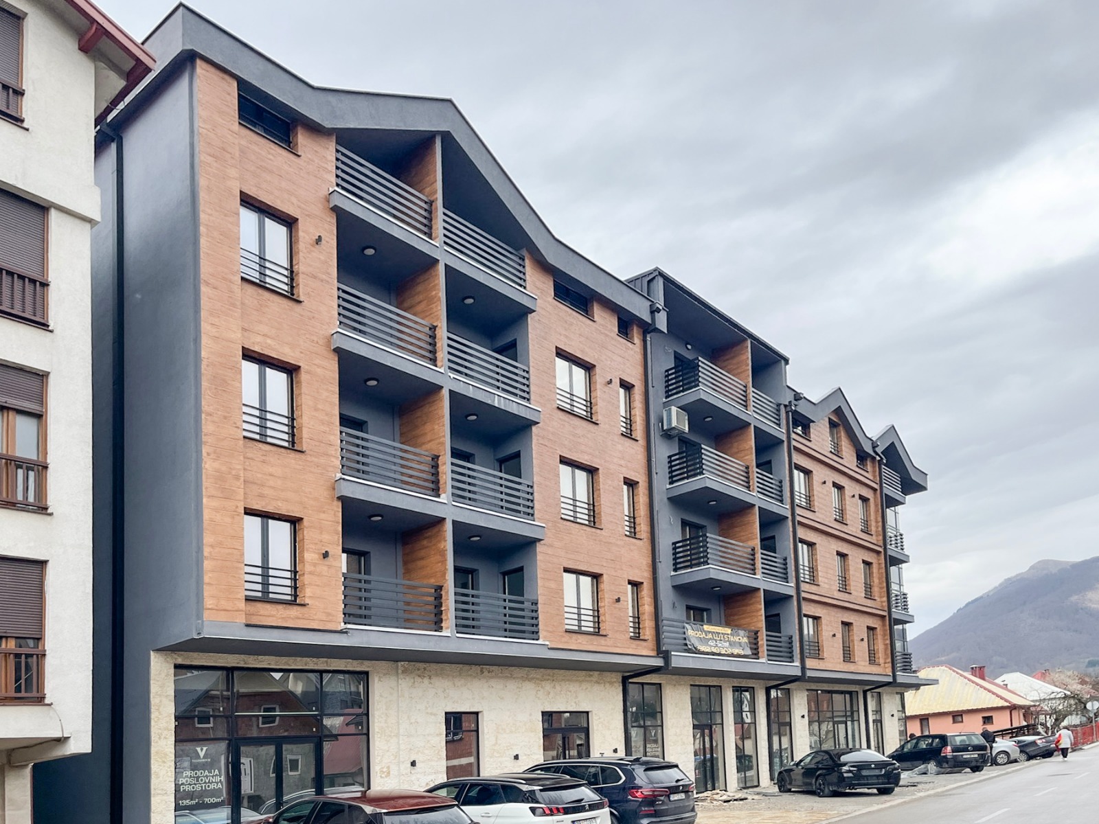 apartment for sale Kolašin, 1 bedroom flat 46 m2 Montenegro, new build unfurnished apartment, south facing apartment Kolašin, urgent sale property Montenegro, apartment above supermarket, Aroma market building Kolašin, ski resort apartment for sale, investment apartment Kolašin, jednosoban stan Kolasin prodaja, nov neuseljen stan Crna Gora, stan 46m2 prvi sprat, povoljna investicija planina Montenegro, violet investment, violet investment montenegro