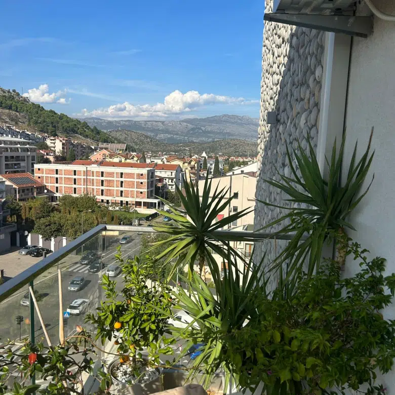 Luxury and prime location,  2-Bedroom Duplex Apartment 94 m² with Garage | Vezirov Bridge, Podgorica
