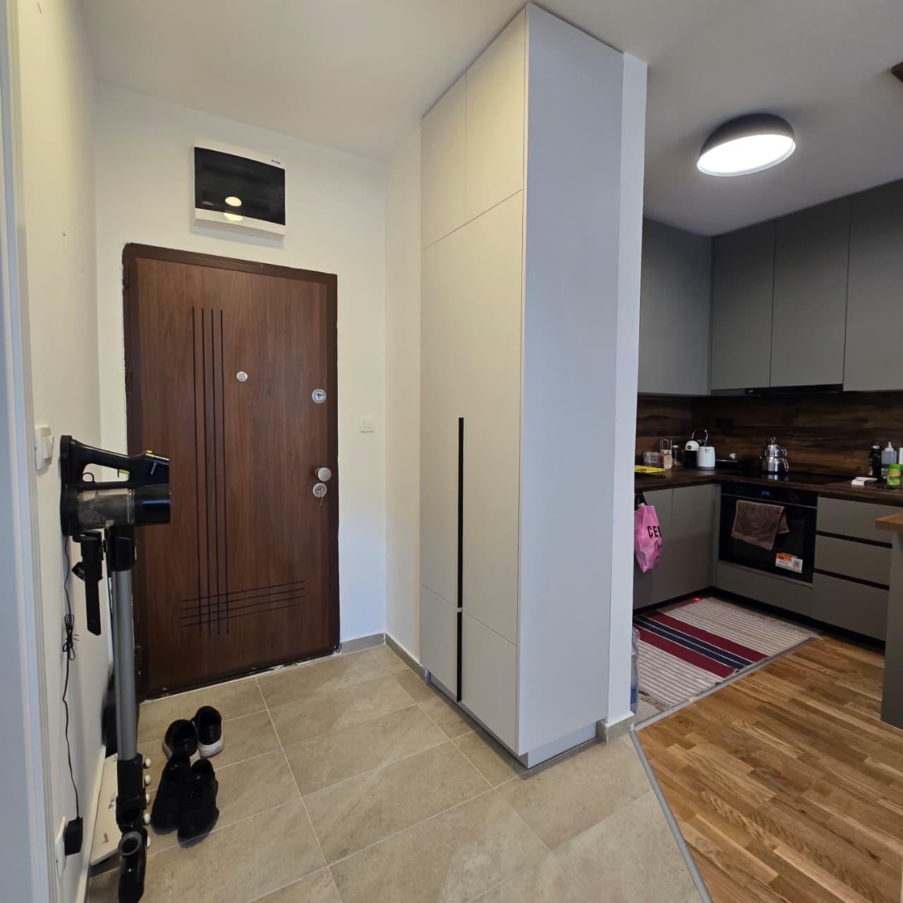 apartment for sale Zabjelo, luxury 1 bedroom apartment Podgorica, 43 m2 flat new building, new furnished apartment Montenegro, near Multicom Zabjelo, modern one bedroom for sale, investment apartment Podgorica, new construction Zabjelo, nekretnine Podgorica prodaja, jednosoban stan Zabjelo, lux stan 43m2, novogradnja sa namještajem, stan za investiciju ili život Podgorica, violet investment, violet investment montenegro