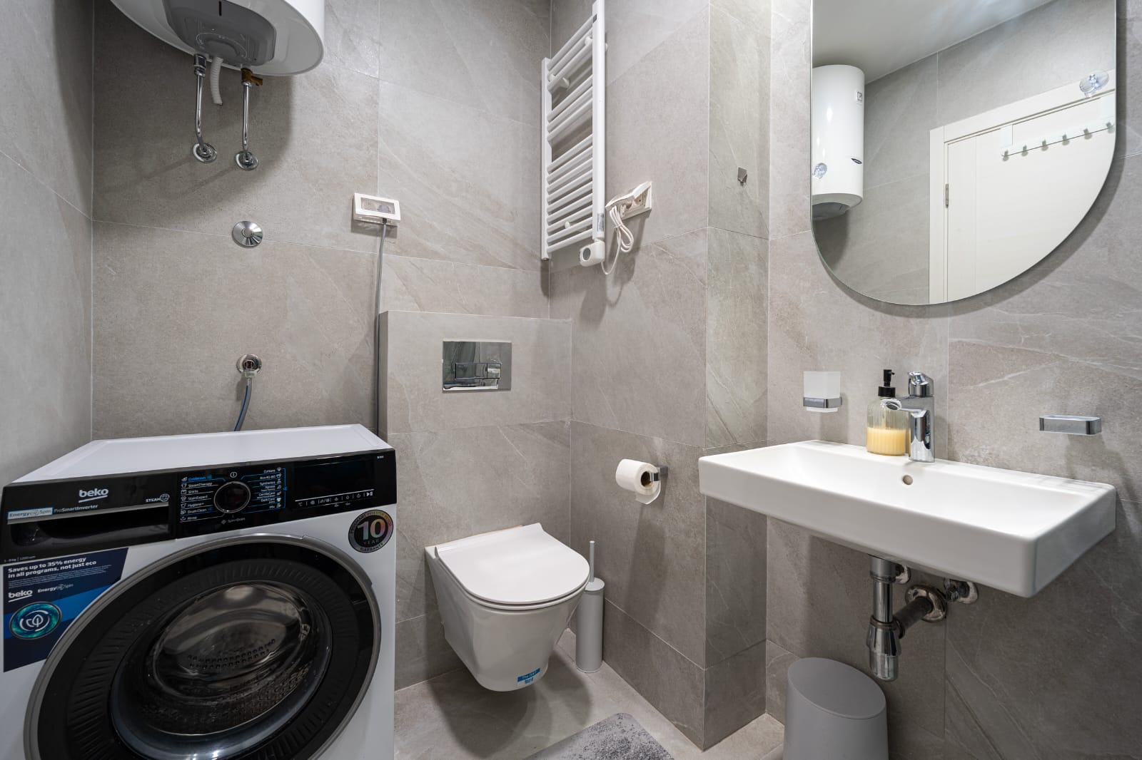 apartment for rent Podgorica, two-bedroom apartment rent Central Point, apartment 73m2 Podgorica, long-term rental apartment Podgorica, air-conditioned apartment Podgorica, new construction apartment Podgorica, modern apartment for rent Central Point, apartment with terrace Podgorica, fully furnished apartment Podgorica, apartment with kitchen appliances Podgorica, apartment with parking Podgorica, rental property Podgorica, violet investment