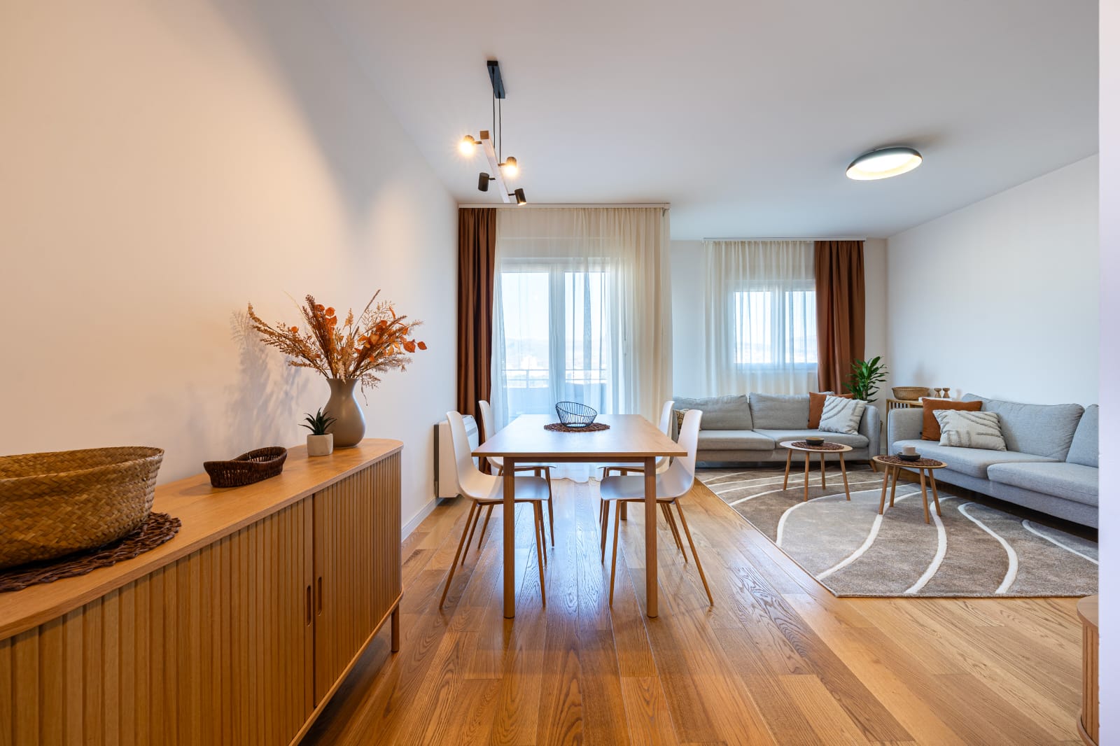 apartment for rent Podgorica, two-bedroom apartment rent Central Point, apartment 73m2 Podgorica, long-term rental apartment Podgorica, air-conditioned apartment Podgorica, new construction apartment Podgorica, modern apartment for rent Central Point, apartment with terrace Podgorica, fully furnished apartment Podgorica, apartment with kitchen appliances Podgorica, apartment with parking Podgorica, rental property Podgorica, violet investment