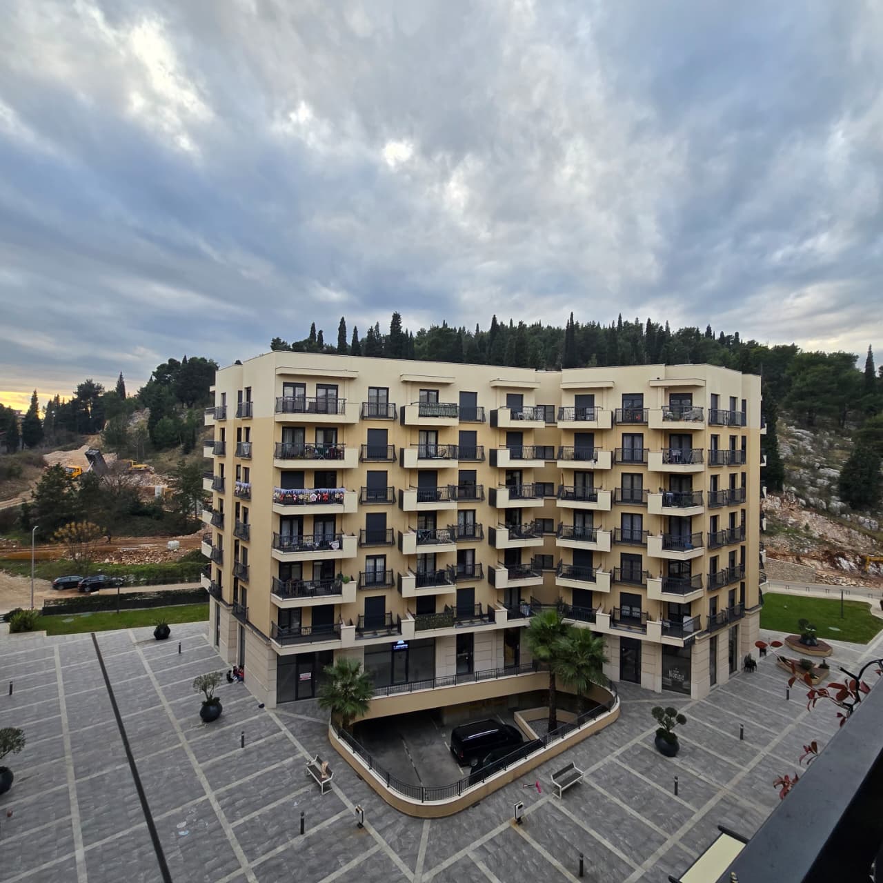 one-bedroom apartment for sale Podgorica, Ljubović Hill Homes apartment, apartment 49m2 Podgorica, elite residential complex Podgorica, apartment with hill view Podgorica, furnished apartment Podgorica, modern apartment for sale Podgorica, apartment with underfloor heating Podgorica, investment apartment Podgorica, luxury apartment Podgorica, real estate Podgorica for sale,violet investment