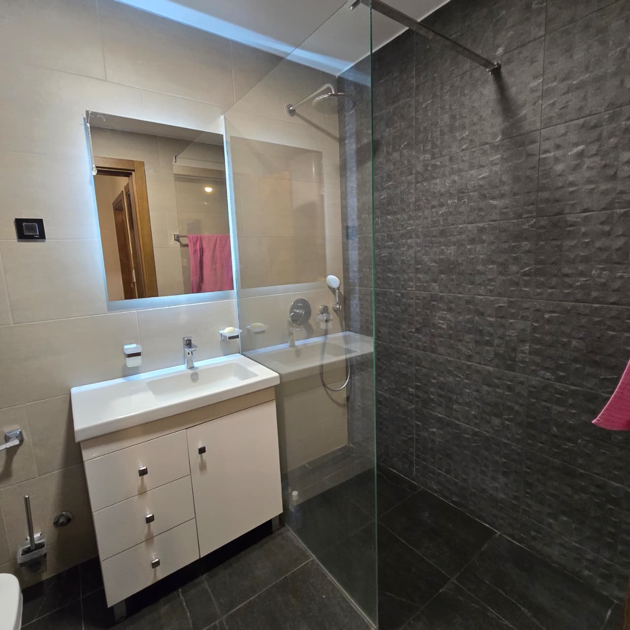 one-bedroom apartment for sale Podgorica, Ljubović Hill Homes apartment, apartment 49m2 Podgorica, elite residential complex Podgorica, apartment with hill view Podgorica, furnished apartment Podgorica, modern apartment for sale Podgorica, apartment with underfloor heating Podgorica, investment apartment Podgorica, luxury apartment Podgorica, real estate Podgorica for sale,violet investment