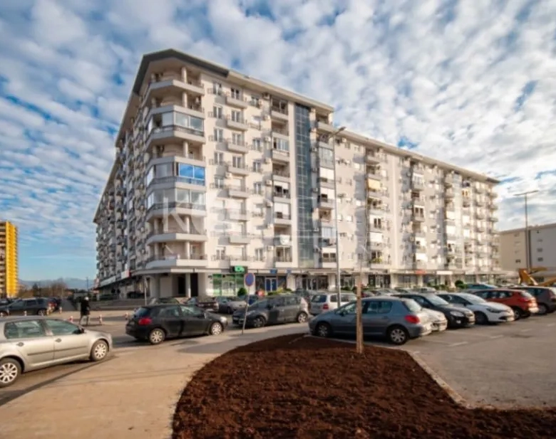Commercial Space For Sale – Zabjelo, 67 m².