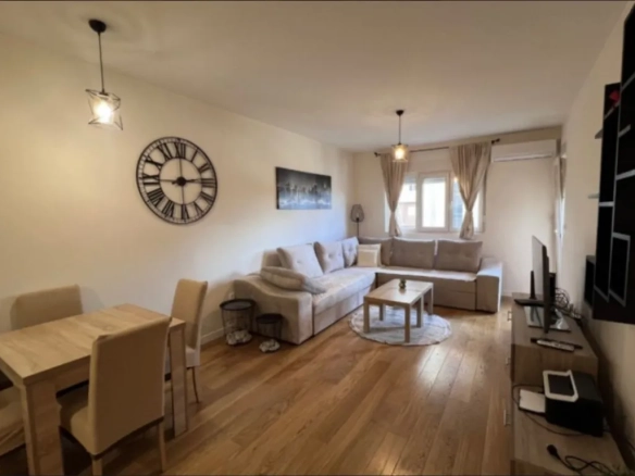 one-bedroom apartment for sale Central Point, apartment 53m2 Central Point, furnished apartment Podgorica, apartment with balcony Central Point, modern apartment for sale Podgorica, apartment with elevator Podgorica, apartment with garage option Podgorica, investment apartment Central Point, real estate Podgorica for sale,violet investment