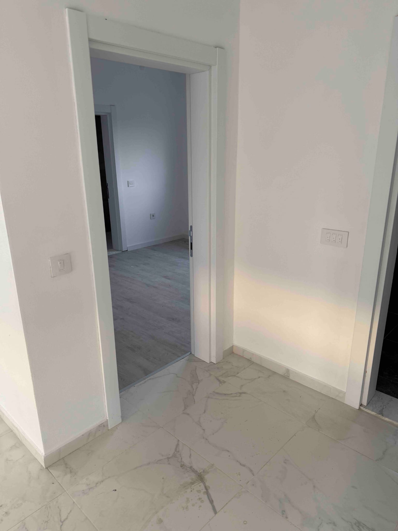 modern house for sale Ulcinj, house for sale Ulcinj, new house Ulcinj, newly built house Ulcinj, 4 bedroom house Ulcinj, 3 bathroom house Ulcinj, house with garage Ulcinj, house with terraces Ulcinj, open-concept house Ulcinj, luxury house Ulcinj, family home Ulcinj, residential property Ulcinj, Kodra Ulcinj property, Ulcinj real estate, Montenegro house for sale, Ulcinj Montenegro property, modern family house Montenegro, investment property Ulcinj, home near beach Ulcinj, contemporary house Montenegro, violet investment