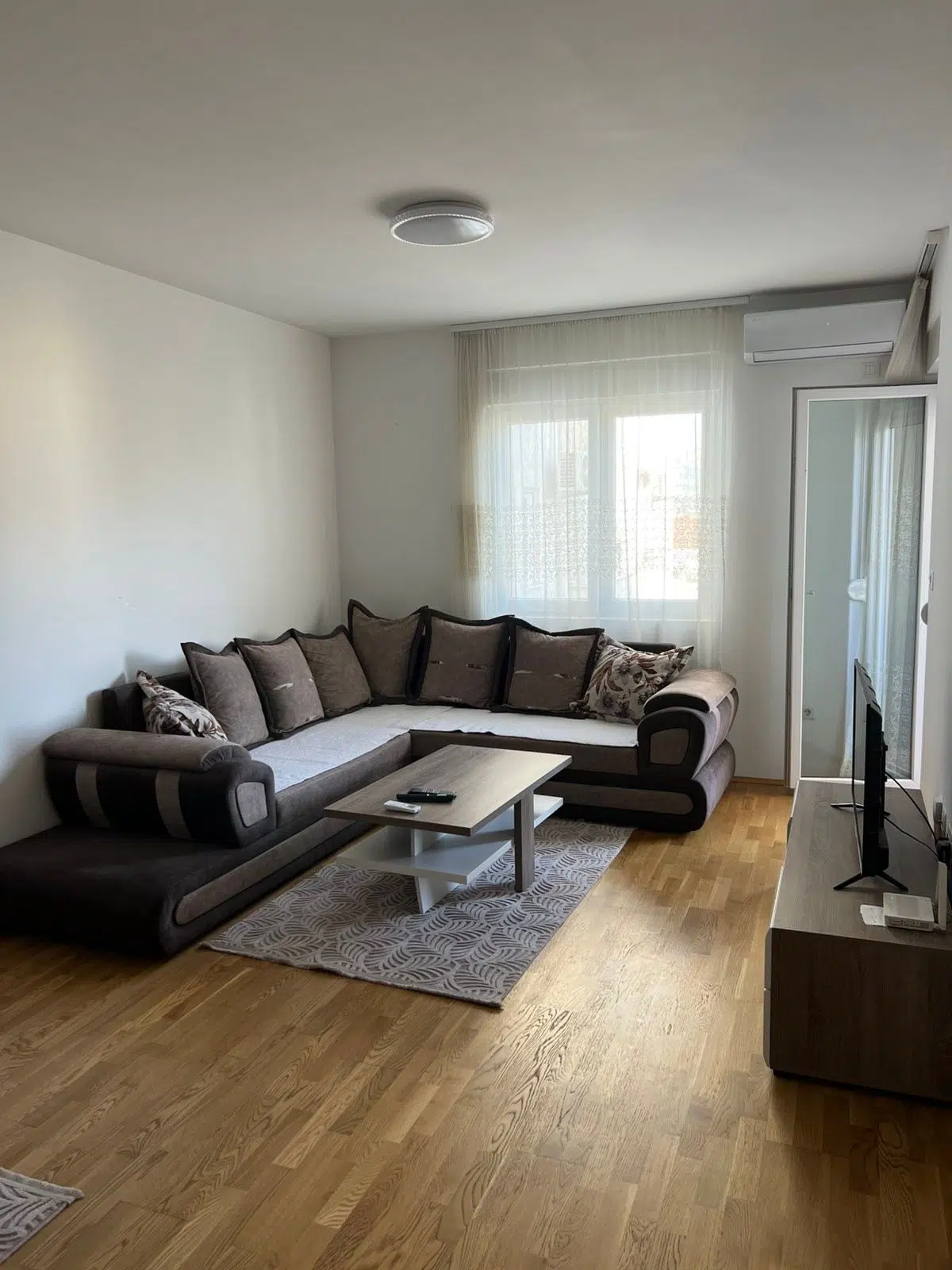 WhatsApp Image 2026-01-09 at 103938 One-bedroom apartment for rent – Stari Aerodrom, 52 m² (new building)