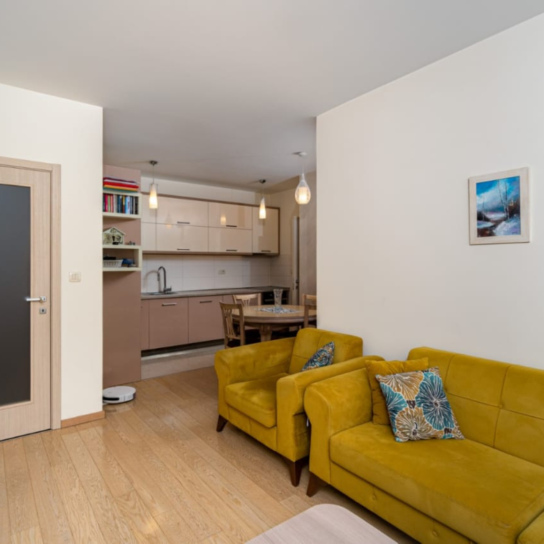 dvosoban stan Podgorica, stan City Kvart, Zetagradnja stan, namješten stan Podgorica, prodaja stana City Kvart, stan 72 m2 Podgorica, dvosoban namješten stan, nekretnine Podgorica, stan na prodaju Podgorica, City Kvart nekretnine, stan sa garažom Podgorica, II sprat stan Podgorica, stan bez ulaganja, stan nikad izdavan, Fujitsu multisplit stan, hitna prodaja stana Podgorica,two-bedroom apartment Podgorica, City Kvart apartment for sale, Zetagradnja apartment, furnished apartment Podgorica, apartment for sale City Kvart, 72 sqm apartment Podgorica, modern apartment Montenegro, real estate Podgorica, apartment with garage Podgorica, second floor apartment, ready to move apartment, owner occupied apartment, Fujitsu air conditioning apartment, investment property Podgorica, Montenegro real estate for sale,violet investment