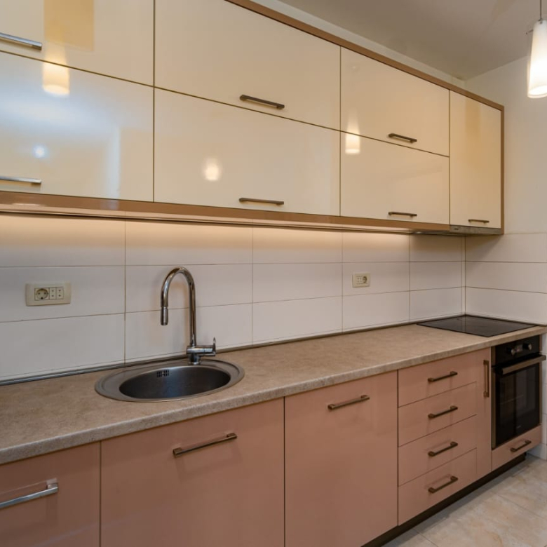 dvosoban stan Podgorica, stan City Kvart, Zetagradnja stan, namješten stan Podgorica, prodaja stana City Kvart, stan 72 m2 Podgorica, dvosoban namješten stan, nekretnine Podgorica, stan na prodaju Podgorica, City Kvart nekretnine, stan sa garažom Podgorica, II sprat stan Podgorica, stan bez ulaganja, stan nikad izdavan, Fujitsu multisplit stan, hitna prodaja stana Podgorica,two-bedroom apartment Podgorica, City Kvart apartment for sale, Zetagradnja apartment, furnished apartment Podgorica, apartment for sale City Kvart, 72 sqm apartment Podgorica, modern apartment Montenegro, real estate Podgorica, apartment with garage Podgorica, second floor apartment, ready to move apartment, owner occupied apartment, Fujitsu air conditioning apartment, investment property Podgorica, Montenegro real estate for sale,violet investment