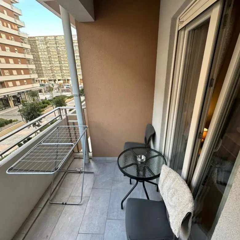 One-Bedroom Apartment For Rent in Central Point