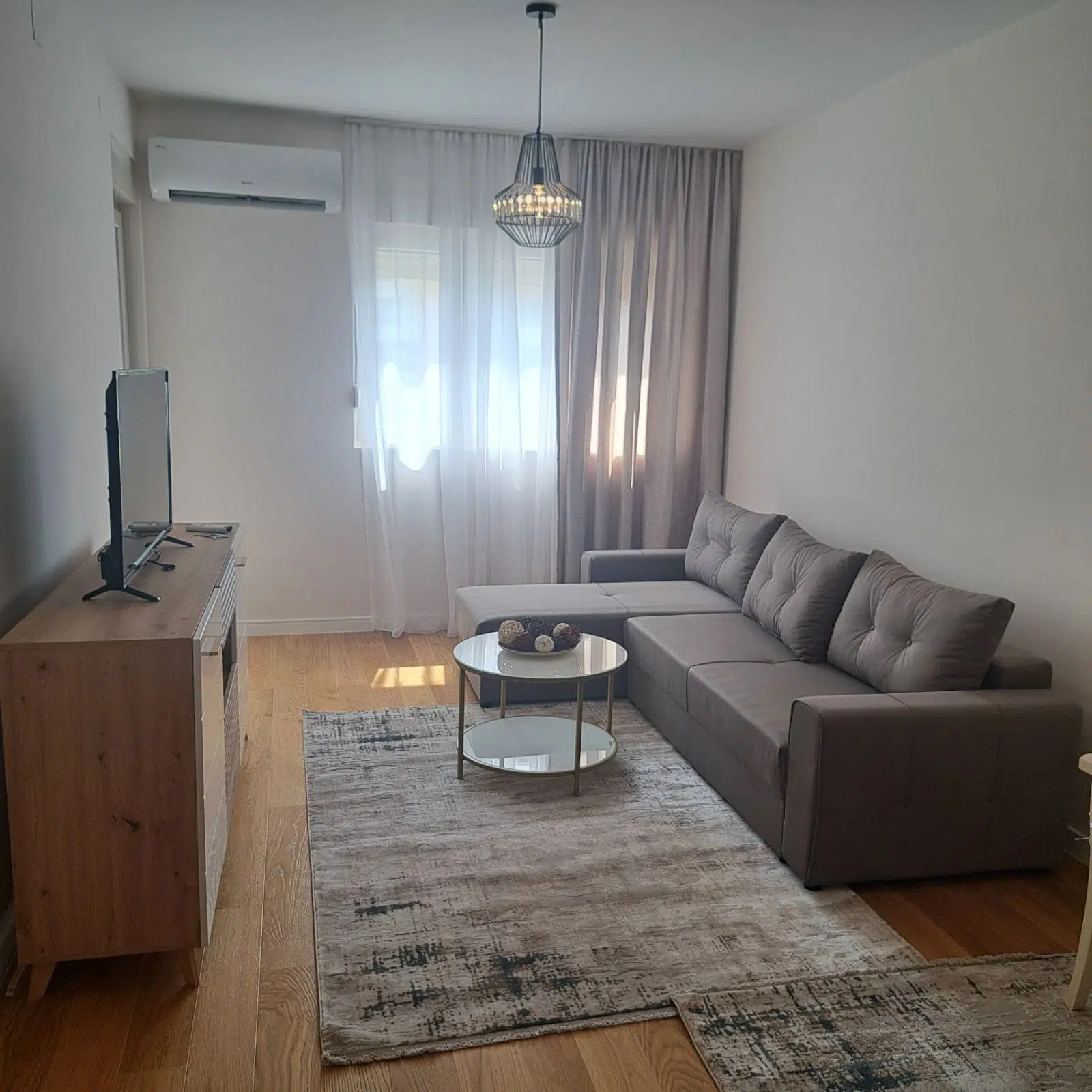 WhatsApp Image 2026-01-21 at 113821 3 One-Bedroom Apartment for Rent – Central Point