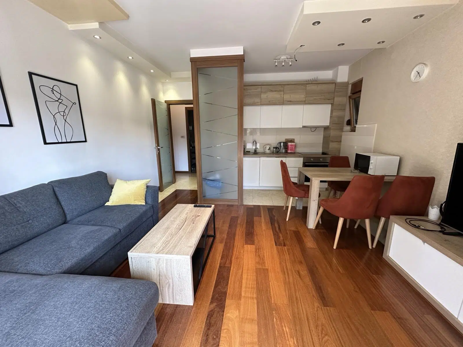 WhatsApp Image 2026-01-23 at 082447 Two-Bedroom Apartment for Rent – City Center