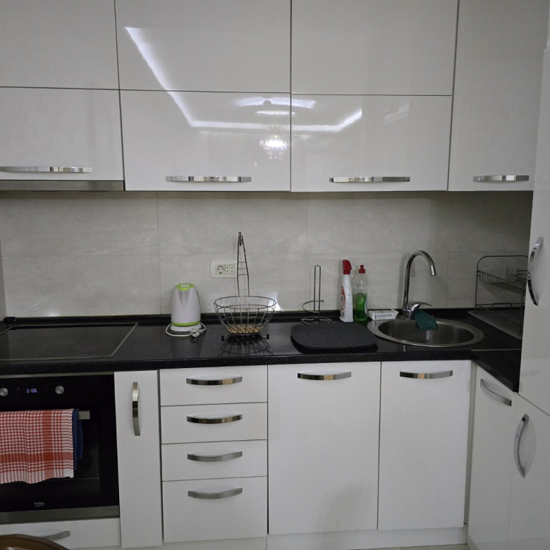 One-Bedroom Furnished Apartment for Rent – Central Point (First Building)