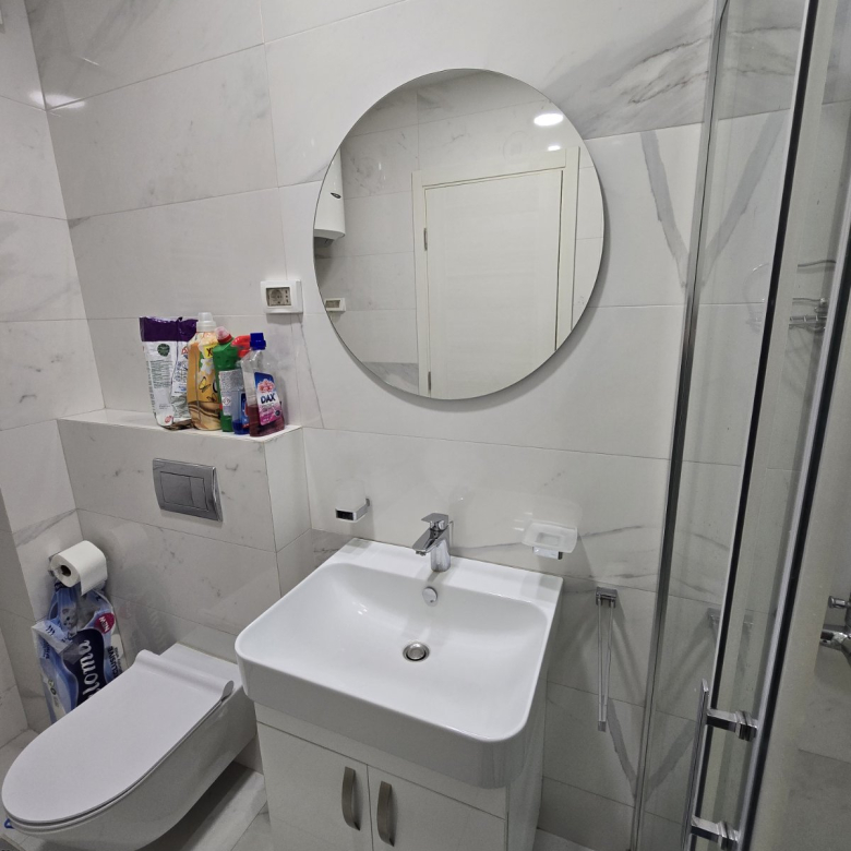 One-Bedroom Furnished Apartment for Rent – Central Point (First Building)