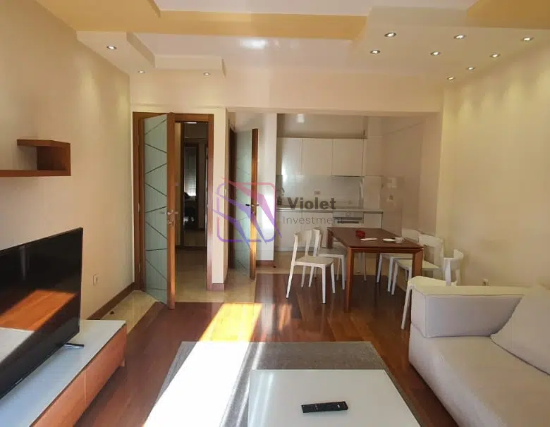 One-Bedroom Apartment in City Center For Rent