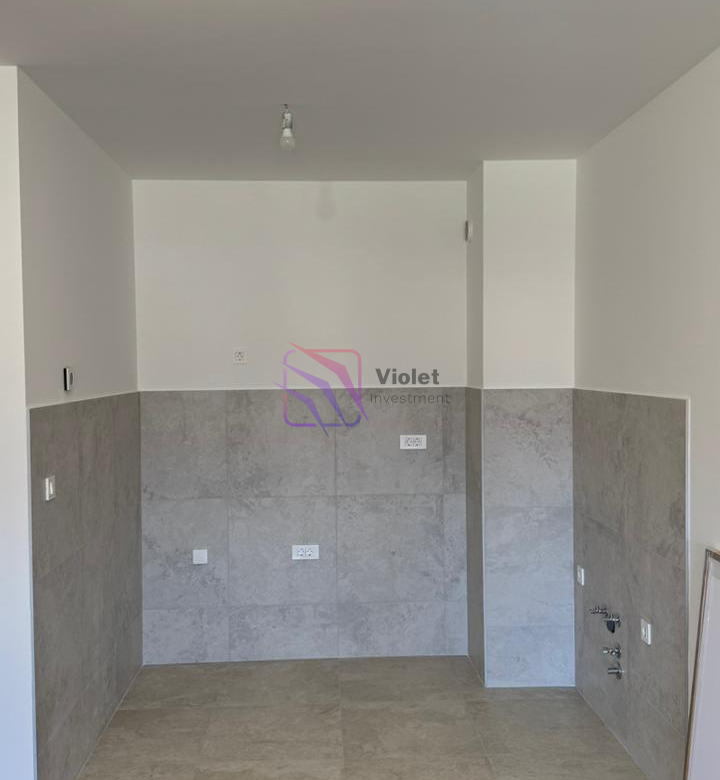 One-Bedroom Apartment 46 m² + Garage,Green Level 2