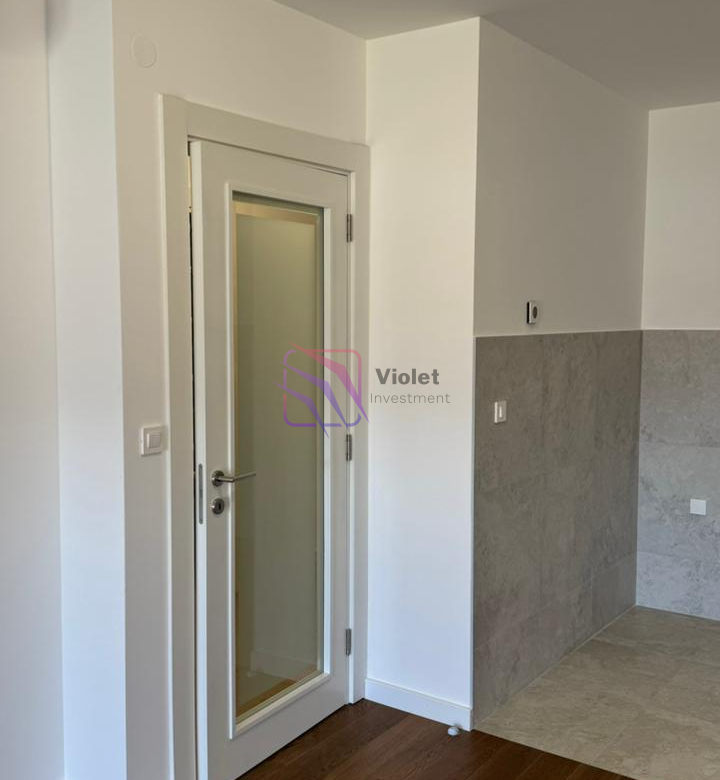 One-Bedroom Apartment 46 m² + Garage,Green Level 2
