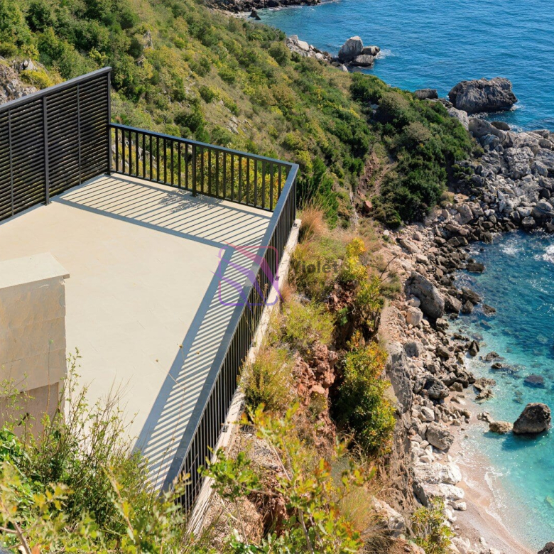 luxury villa for sale Reževići Montenegro, cliffside villa Montenegro sea view, villa Skočiđevojka Budva Riviera, luxury property Montenegro coast, villa with infinity pool Montenegro, exclusive villa Budva Riviera, seafront villa Montenegro investment, Adriatic luxury real estate Montenegro,violet investment