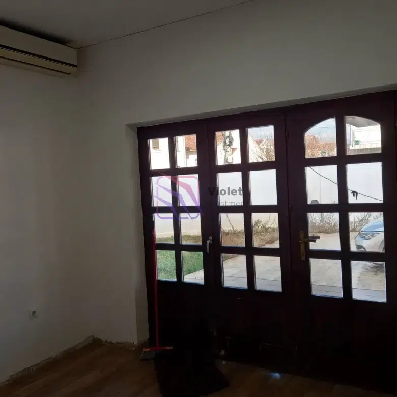 house for sale Tološi Podgorica, family house Podgorica Montenegro, property with business space Podgorica, large house Podgorica for sale, investment property Podgorica Montenegro, real estate Tološi Montenegro, house with yard Podgorica, multi unit house Podgorica, violet investment