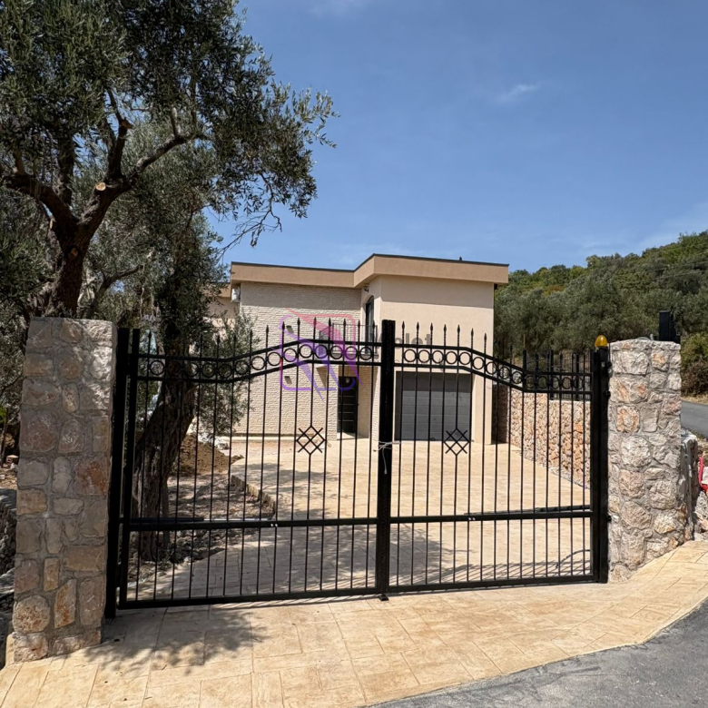 house for sale Bar Montenegro, house Zeleni Pojas Bar for sale, sea view house Bar Montenegro, property for sale Bar Montenegro house, house 225 m2 Bar sale, real estate Bar Montenegro, house surrounded by olive trees Montenegro, investment property Bar Montenegro, coastal house Montenegro for sale,violet investment