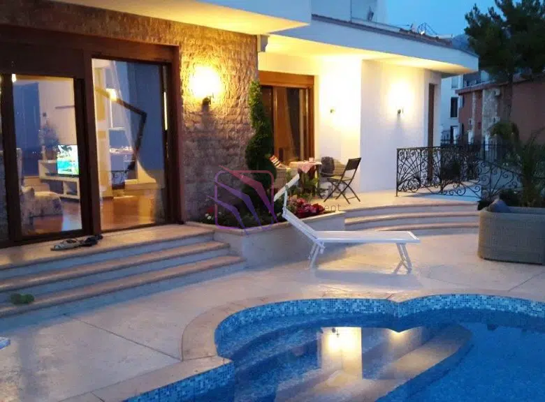 villa for sale Bar Montenegro, house with pool Zeleni Pojas Bar, luxury villa Bar Montenegro for sale, property with apartments Bar Montenegro, investment property Bar Montenegro, real estate Bar Montenegro house, coastal villa Montenegro for sale, Montenegro property with pool,violet investment