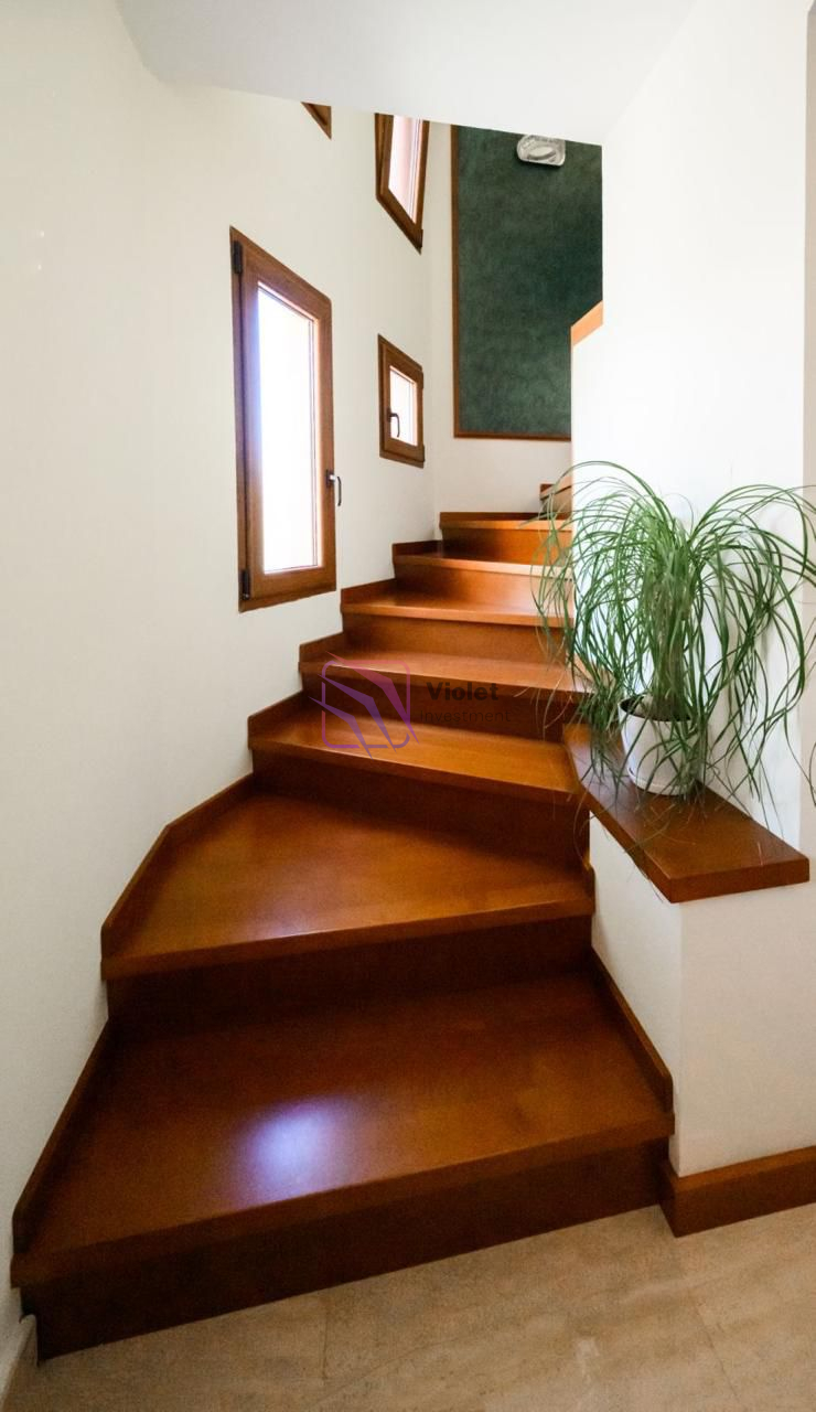 4 bedroom Villa 252 m² Susanj, Montenegro