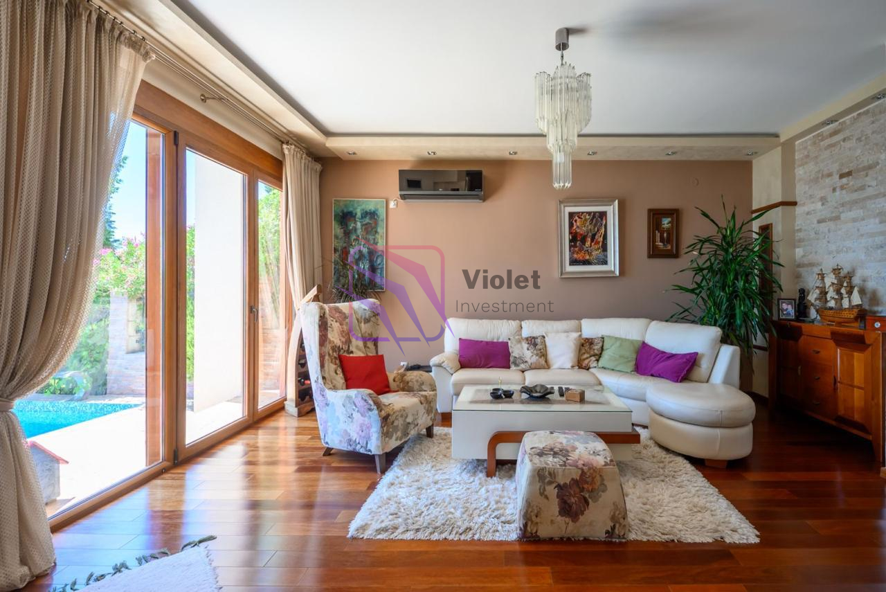 4 bedroom Villa 252 m² Susanj, Montenegro