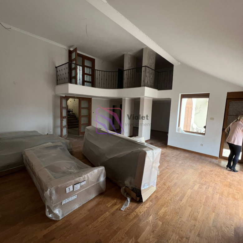 villa for sale Gorica C Podgorica, luxury house Podgorica Montenegro, property for sale Gorica Podgorica, villa 400 m2 Podgorica, real estate Podgorica Montenegro luxury, investment property Podgorica Montenegro, house with large plot Podgorica, premium real estate Podgorica, violet investment