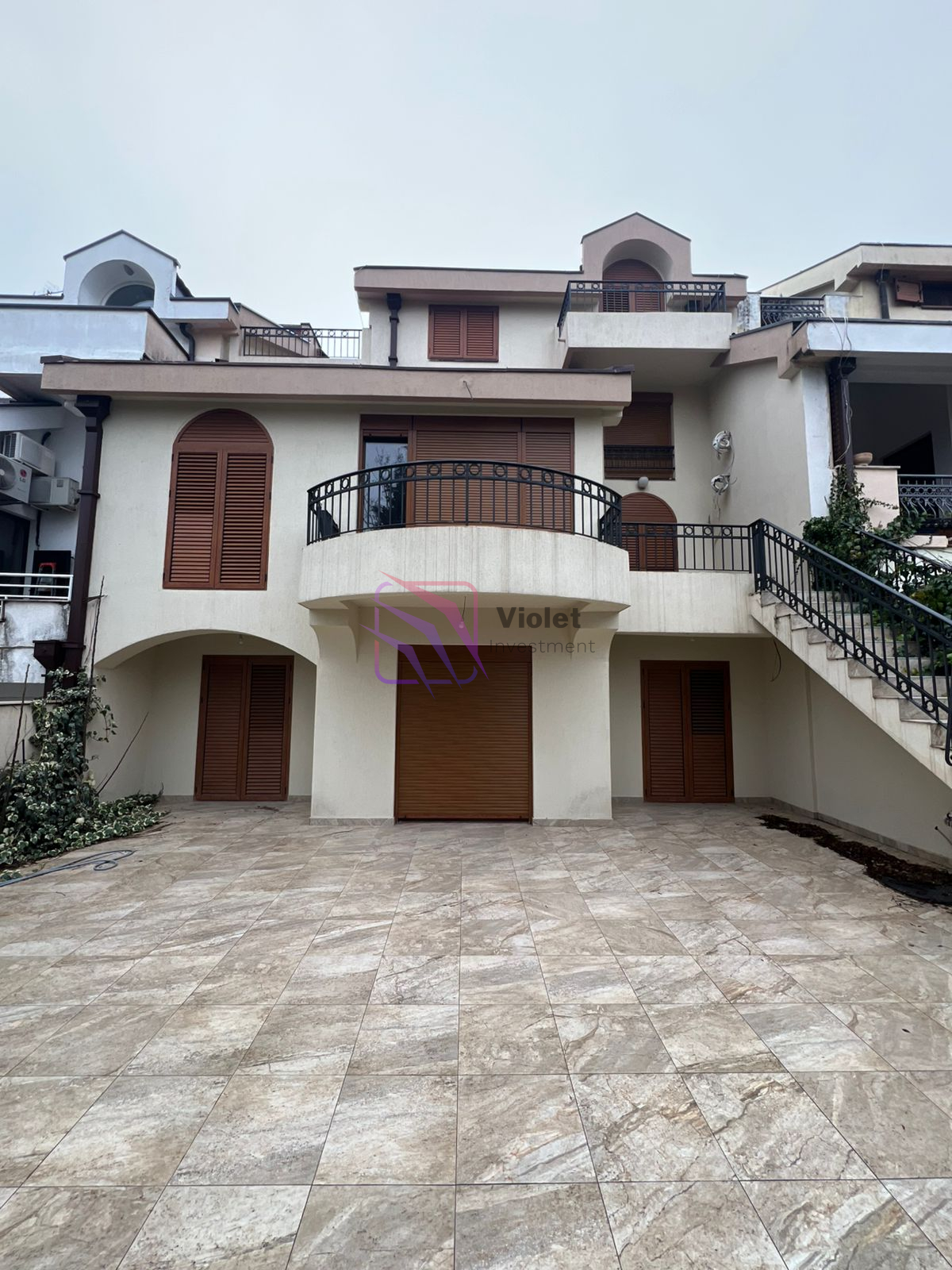 villa for sale Gorica C Podgorica, luxury house Podgorica Montenegro, property for sale Gorica Podgorica, villa 400 m2 Podgorica, real estate Podgorica Montenegro luxury, investment property Podgorica Montenegro, house with large plot Podgorica, premium real estate Podgorica, violet investment