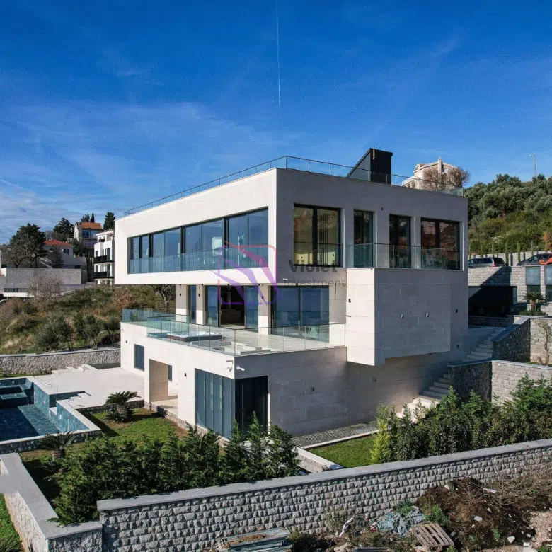 Luxury Designer Villa for Sale – 922 m² – Reževići,Budva