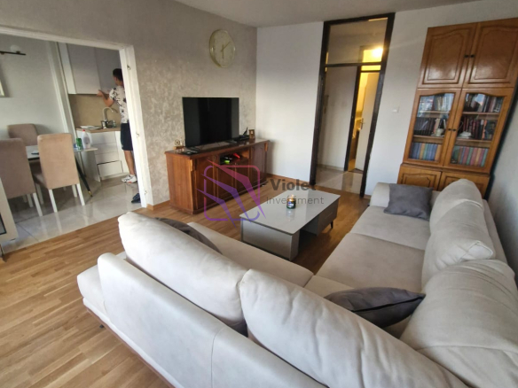 two bedroom apartment Niksic center sale, apartment for sale Niksic Montenegro 80m2, renovated apartment Niksic property, real estate Niksic city center investment, apartment with tarkett flooring Niksic Montenegro,violet investment