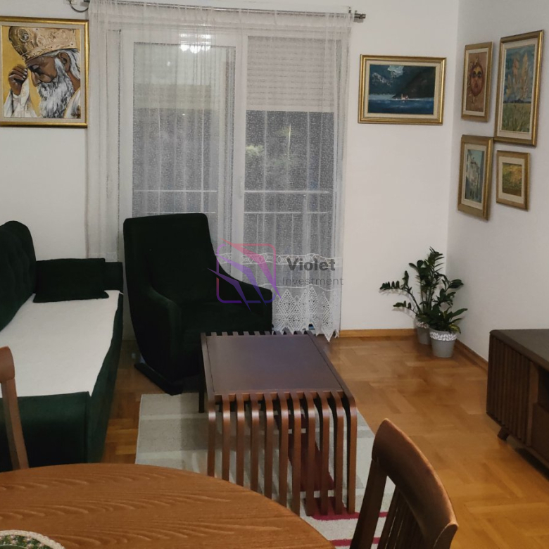 A modern one-bedroom apartment for sale in the highly desirable Babilonija area of Budva, known for its excellent location close to schools, shops, and everyday amenities. This new construction apartment of 47 m² represents an ideal opportunity for both comfortable living and a profitable real estate investment on the Budva Riviera. The apartment is fully furnished and ready for immediate occupancy, offering a functional layout and modern features that ensure comfort throughout the year. Property Overview Price: €155,000 Size: 47 m² Bedrooms: 1 Bathroom: 1 Condition: Fully furnished Floor: Residential building with elevator Parking: Available in front of the building Ownership: Registered property (clear title) Move-in ready Layout Entrance hallway Living room with dining area Fully equipped kitchen One comfortable bedroom Modern bathroom Functional interior layout The apartment offers efficient use of space and pleasant natural light. Features & Equipment New construction building Fully furnished interior Air conditioning Elevator Intercom system Internet and cable TV connections Equipped kitchen Quiet residential environment Location Advantages Babilonija is one of the most sought-after areas in Budva, offering: Close proximity to schools and supermarkets Walking distance to city center Easy access to beaches and promenade Quiet neighborhood ideal for everyday living Strong rental demand throughout the year Investment Potential This apartment is ideal for: Permanent living Holiday property Long-term rental Short-term tourist rental Real estate investment in Budva Budva remains one of the strongest real estate markets in Montenegro. FAQ — Apartment in Babilonija, Budva 1) What is for sale? A one-bedroom apartment of 47 m² in Babilonija, Budva. 2) Is the apartment furnished? Yes, the apartment is fully furnished. 3) Is the apartment ready to move in? Yes, it is move-in ready. 4) Does the building have an elevator? Yes, the building is equipped with an elevator. 5) Is parking available? Yes, parking is available in front of the building. 6) Is the property registered? Yes, ownership is clear and fully registered. 7) Is the location suitable for living? Yes, the area is quiet but close to all city amenities. 8) Is the apartment good for investment? Yes, Budva has strong rental demand. 9) How far is the city center? The city center is easily accessible within minutes. 10) Who is this property ideal for? Couples, individuals, or investors seeking property in Budva.,violet investment