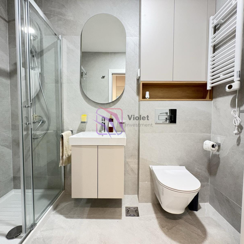 One-Bedroom Apartment – Central Point, 49 m²
