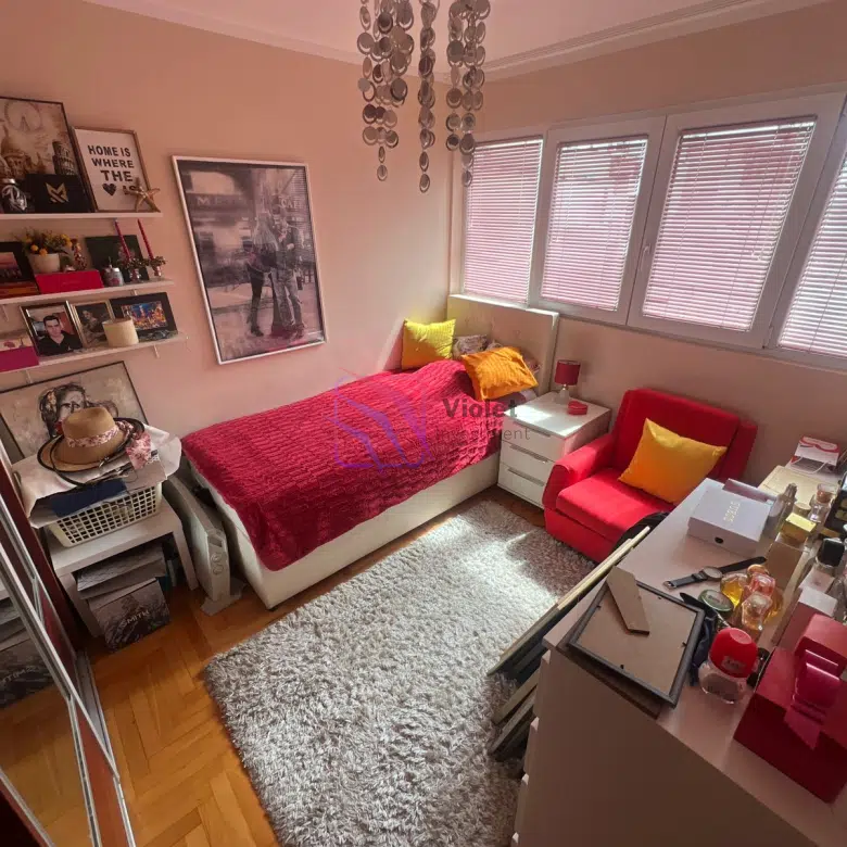 Three-bedroom apartment for sale – Block 5, near the Bazaar