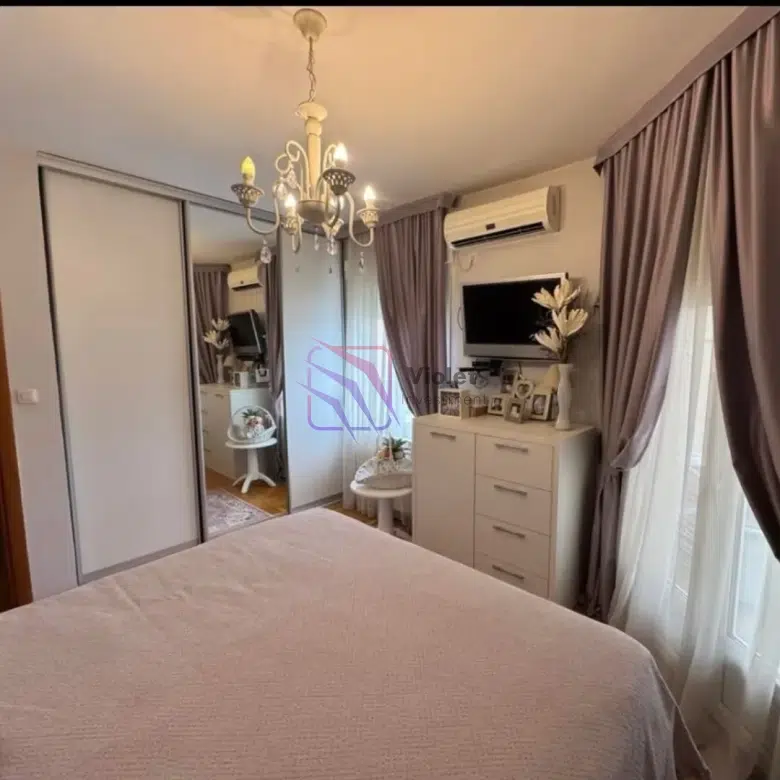 three bedroom apartment Podgorica for sale, apartment near Ars Medica Podgorica, furnished family apartment 109m2 Podgorica, luxury apartment with central heating Montenegro, Podgorica real estate three bedroom apartment €270000,podgorica,momosici,violet investment