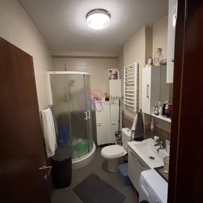 Spacious Three-Bedroom Apartment with Private Parking and Custom-Made Furniture, Stari Aerodrom