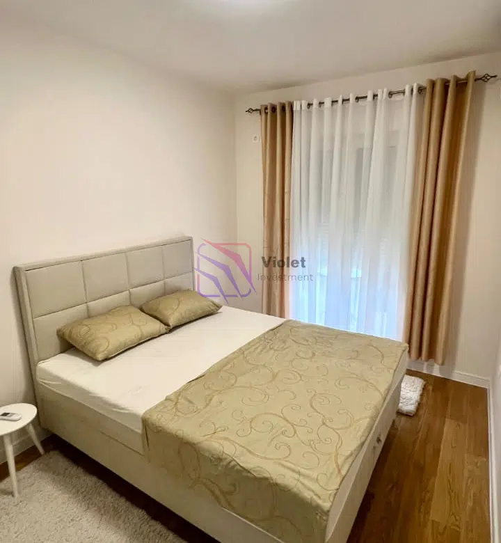 Luxury One-Bedroom Apartment – Central Point + Parking and Storage