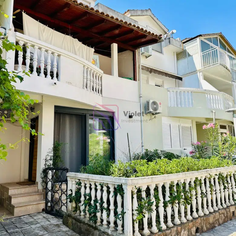 one bedroom apartment Budva Golubovina for sale, renovated apartment Budva with terrace, furnished apartment Budva investment property, apartment near schools Budva Montenegro, Golubovina real estate one bedroom apartment 33m2 with terrace,violet investment,budva
