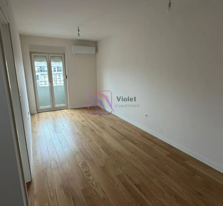Central Point apartment for sale Podgorica, one bedroom apartment Zetagradnja 40m2, furnished apartment Podgorica investment, apartment near university Podgorica, Central Point real estate Montenegro,violet investment
