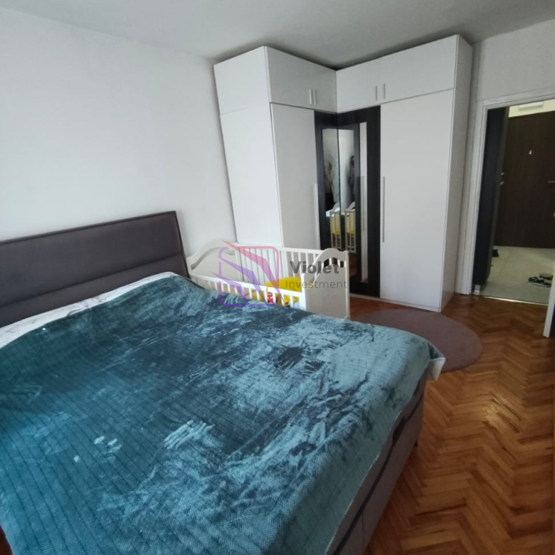 Renovated & Fully Furnished Apartment with Private Terrace and Green Oasis — Zabjelo