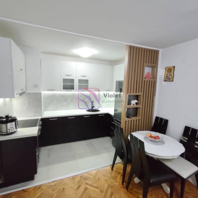 Renovated & Fully Furnished Apartment with Private Terrace and Green Oasis — Zabjelo