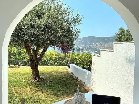 apartment for sale Herceg Novi Srbina yard, one bedroom apartment Herceg Novi 46m2 terrace, property Herceg Novi Montenegro investment, apartment with garden Herceg Novi, real estate Srbina Montenegro for sale, violet investment