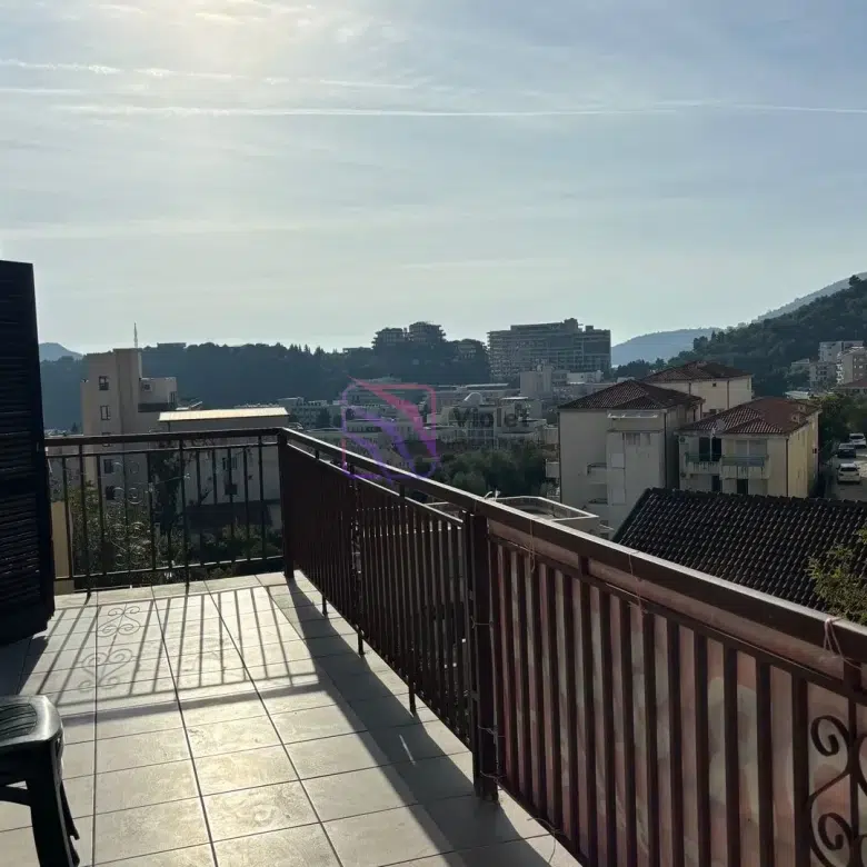 apartment for sale Bečići, sea view apartment Budva Riviera, one bedroom apartment Bečići Montenegro, apartment near beach Montenegro, furnished apartment Bečići, investment property Budva, apartment with terrace and sea view, coastal real estate Montenegro, holiday home Bečići, apartment for sale near Budva,violet investment