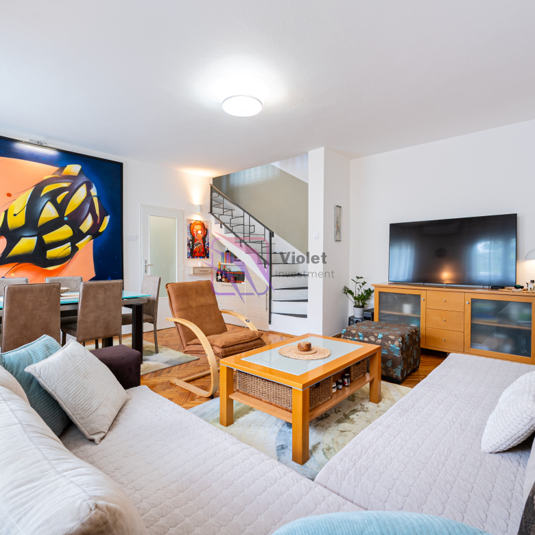 Luxury 3-bedroom apartment for rent in Dalmatinska, Podgorica. Fully renovated and furnished, 100 m², underfloor heating, private parking, modern amenities, and prime residential location. Ideal for families, diplomats, and professionals.