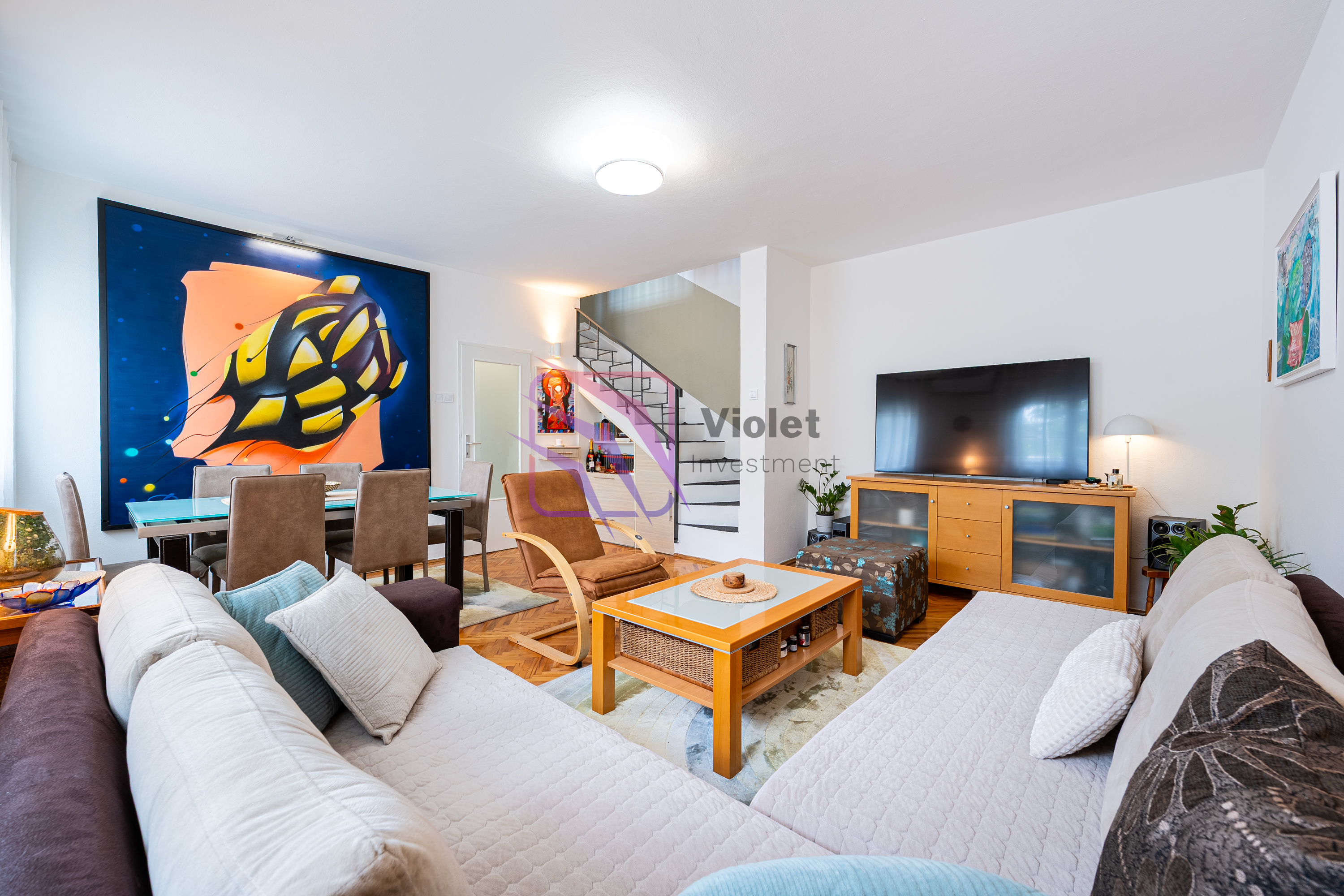 Luxury 3-bedroom apartment for rent in Dalmatinska, Podgorica. Fully renovated and furnished, 100 m², underfloor heating, private parking, modern amenities, and prime residential location. Ideal for families, diplomats, and professionals.