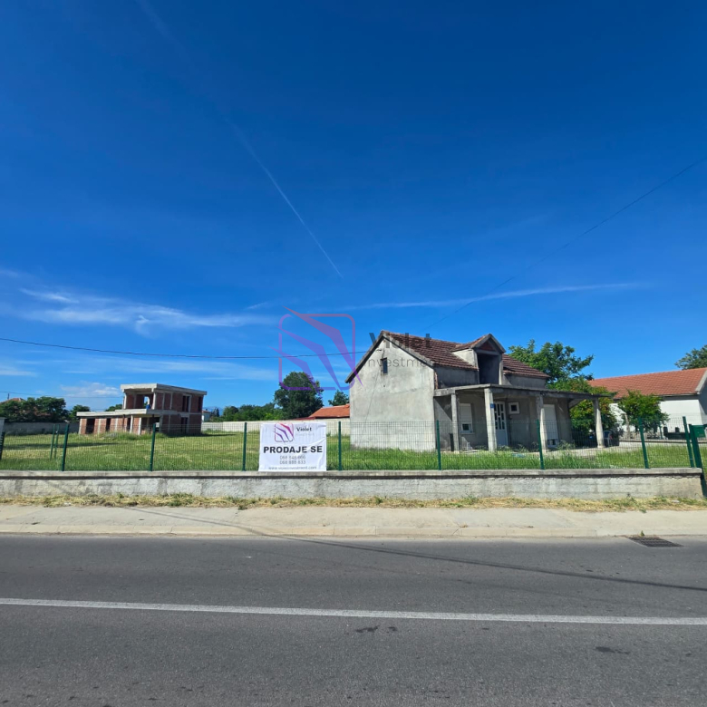 Family House Under Construction on a Large 3,400m² Plot in Golubovci, Zeta