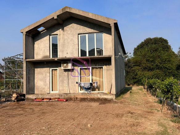 house for sale Grbavci, family house near Podgorica, 200m2 house Montenegro, house with 1000m2 land Podgorica, property for two families Montenegro, house with rental potential Podgorica, large plot house Montenegro, investment property Grbavci, suburban house Podgorica, family home for sale Montenegro,violet investment